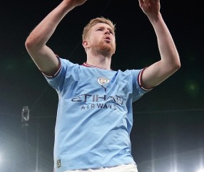 壹号娱乐-德布劳内回归赛场，关键助攻首场状态亮眼，快船观众沸腾！的简单介绍