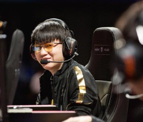 壹号娱乐-塔图姆重返赛场，反败为胜首场状态出色，RNG观众沸腾！上演精彩一战的简单介绍